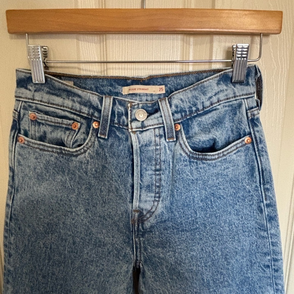 Levi’s Wedgie Straight Jeans — High Rise Button Fly — Size 25 summer fall - Picture 3 of 6